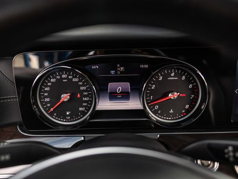 Used 2018 Mercedes-Benz E 400 Coupe image 38