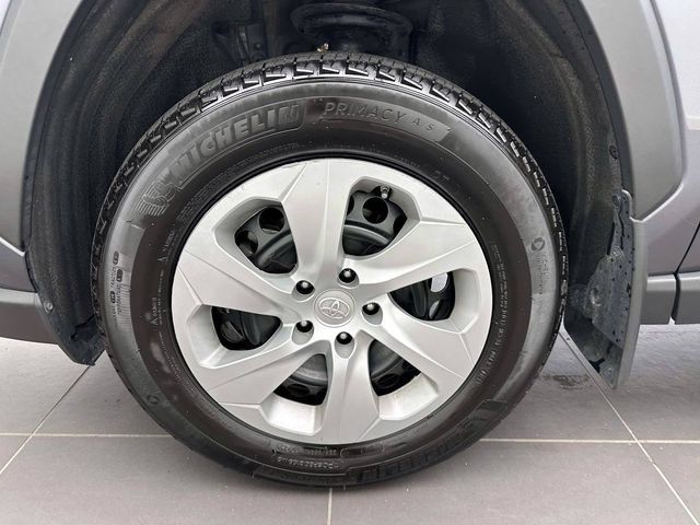 Used 2023 Toyota RAV4 LE AWD/4WD image 8