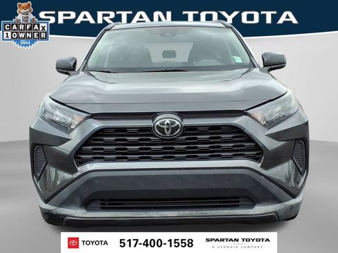 Used 2020 Toyota RAV4 LE FWD image 2