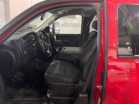 Used 2013 Chevrolet Silverado 2500 LT w/ Interior Plus Package image 9