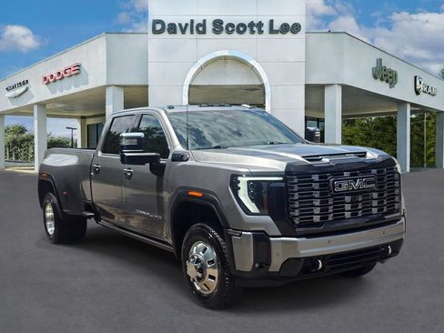 Used 2025 GMC Sierra 3500 Denali Ultimate AWD/4WD image 3