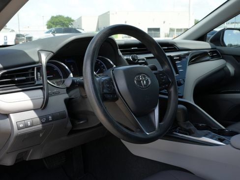 Used 2020 Toyota Camry LE FWD image 18