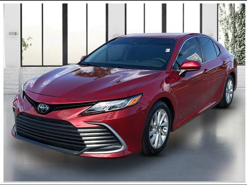 Used 2023 Toyota Camry LE FWD image 1