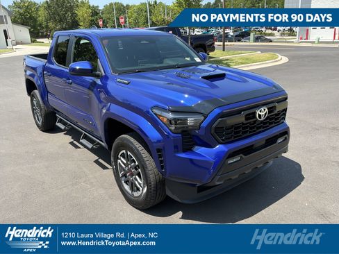 Used 2025 Toyota Tacoma TRD Sport AWD/4WD image 1