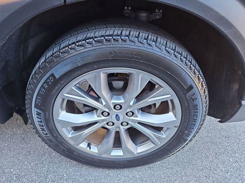 Used 2022 Ford Explorer XLT w/ Equipment Group 202A image 36