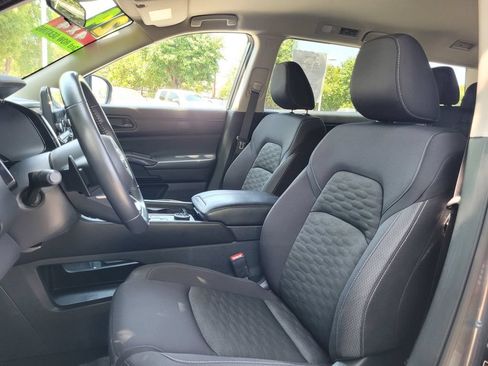 Used 2024 Nissan Pathfinder SV AWD/4WD image 12