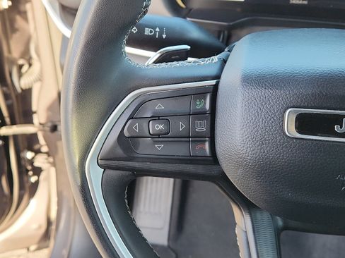 Used 2023 Jeep Grand Cherokee L Laredo w/ Luxury Tech Group I image 17