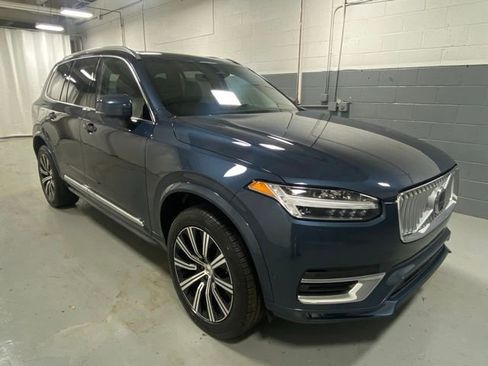 Used 2025 Volvo XC90 B5 Plus image 4