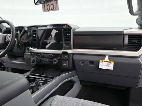 New 2026 Ford F250 XLT w/ XLT Premium Package AWD/4WD image 2