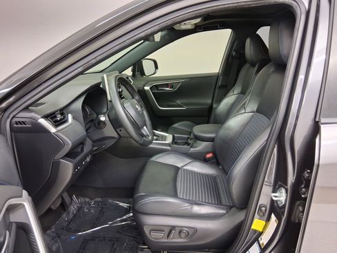 Used 2020 Toyota RAV4 XSE w/ XSE Grade Weather Package AWD/4WD image 3
