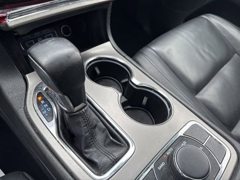 Used 2021 Jeep Grand Cherokee Limited image 14