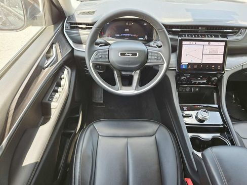 Used 2023 Jeep Grand Cherokee L Limited AWD/4WD image 11