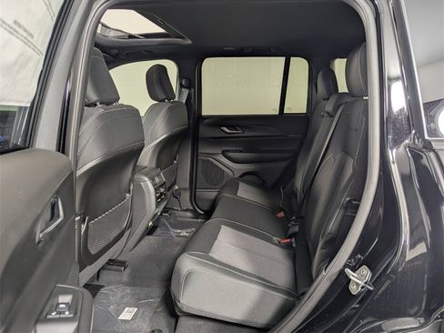 New 2025 Jeep Grand Cherokee Laredo X image 25