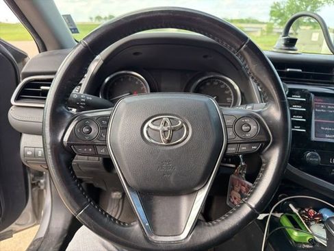 Used 2019 Toyota Camry SE image 15