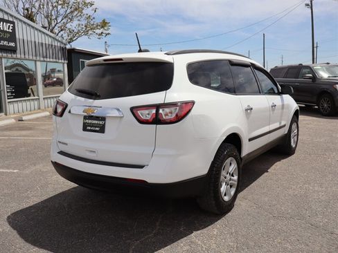 Used 2017 Chevrolet Traverse LS FWD image 7