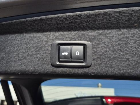 Used 2024 Mitsubishi Outlander SE image 12