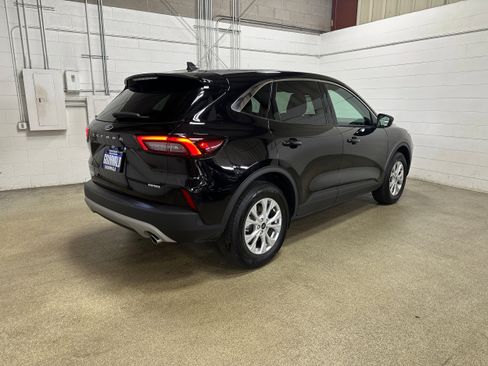 Certified 2024 Ford Escape Active image 7