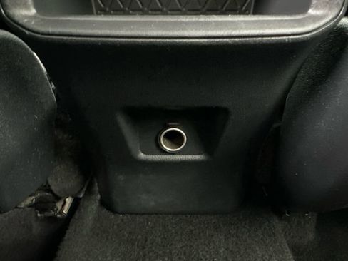 Used 2021 Toyota RAV4 LE AWD/4WD image 19