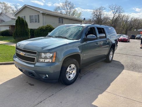 Used 2009 Chevrolet Suburban LT w/ Convenience Package 1 image 21