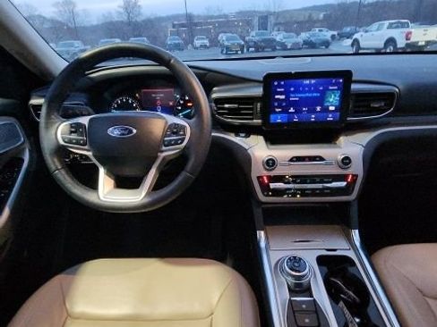 Used 2023 Ford Explorer XLT w/ Equipment Group 202A image 10