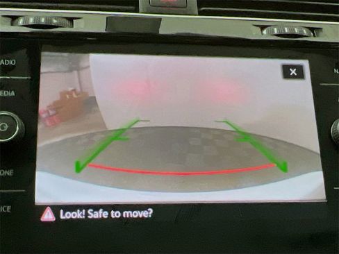 Used 2021 Volkswagen GTI SE image 16