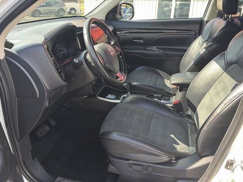 Used 2019 Mitsubishi Outlander SEL AWD/4WD image 15