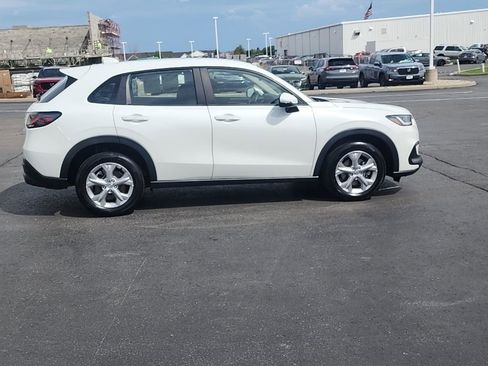Used 2023 Honda HR-V LX image 9