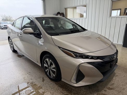 Used 2017 Toyota Prius Prime Plus FWD image 3