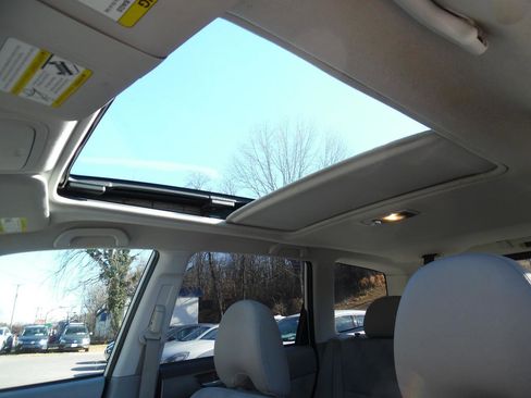 Used 2010 Subaru Forester 2.5X Premium image 16