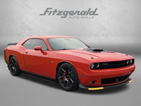Used 2016 Dodge Challenger R/T Scat Pack RWD image 1