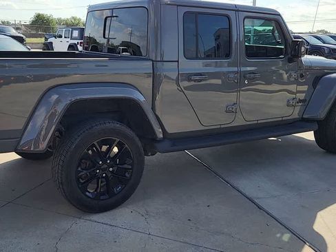 Used 2023 Jeep Gladiator Overland AWD/4WD image 8