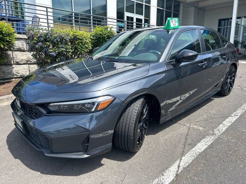 Used 2025 Honda Civic Sport image 1