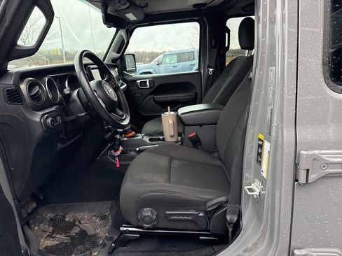 Used 2023 Jeep Wrangler Unlimited Sport image 7
