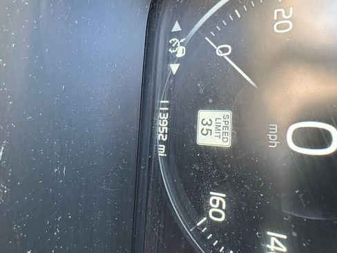 Used 2016 Volvo XC90 T6 Momentum w/ Momentum Plus Package image 12