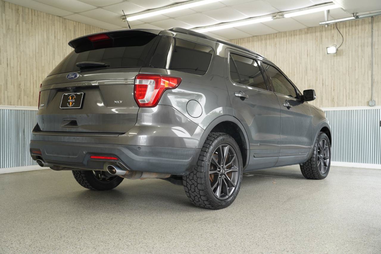 Used 2018 Ford Explorer XLT w/ Equipment Group 202A AWD/4WD image 10