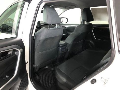Used 2022 Toyota RAV4 LE AWD/4WD image 12