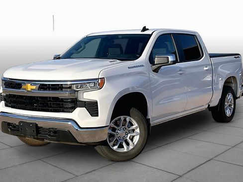 Used 2025 Chevrolet Silverado 1500 LT AWD/4WD image 3