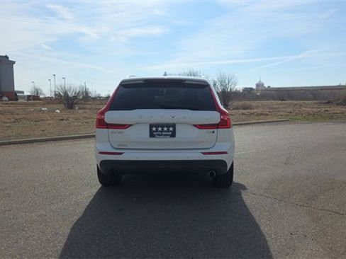 Used 2018 Volvo XC60 T6 Momentum w/ Advanced Package image 7