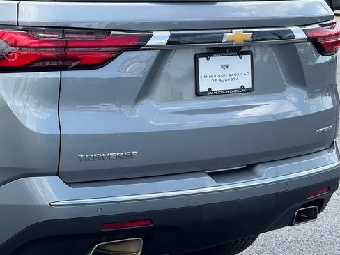 Used 2023 Chevrolet Traverse Premier FWD image 10