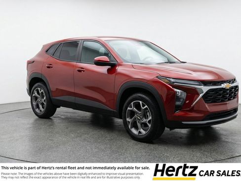 Used 2025 Chevrolet Trax LT FWD image 1