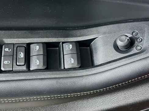 Used 2023 Jeep Grand Cherokee L Limited AWD/4WD image 15