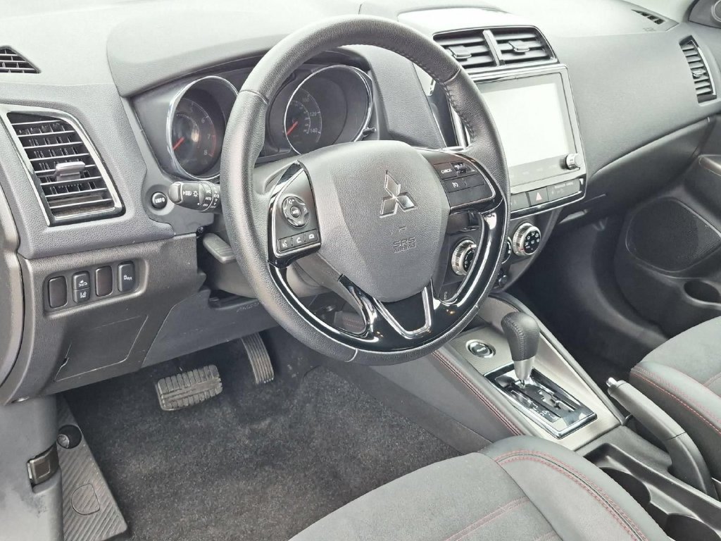 Used 2026 Mitsubishi Outlander Sport SE AWD/4WD image 11