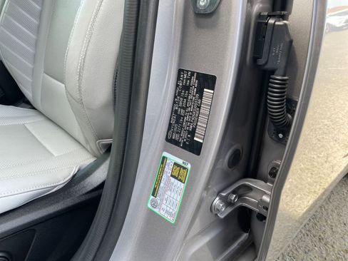 Used 2025 Hyundai Elantra Limited image 31