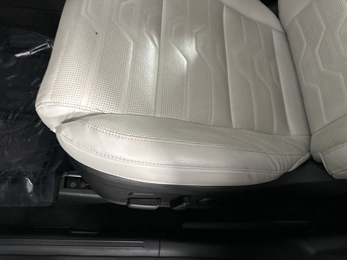 Used 2022 Kia Telluride SX w/ SX Prestige Package AWD/4WD image 4
