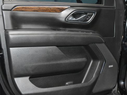 Used 2023 Chevrolet Tahoe Premier AWD/4WD image 4