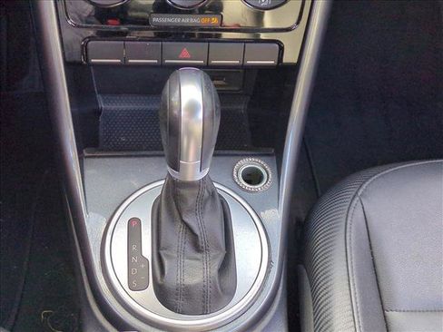 Used 2018 Volkswagen Beetle 2.0T S image 10