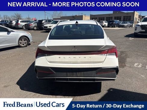 Certified 2025 Hyundai Elantra SEL image 7