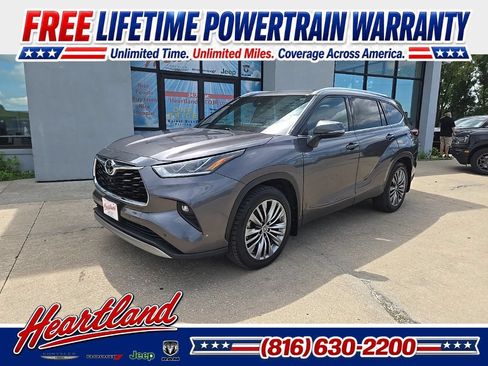 Used 2021 Toyota Highlander Platinum AWD/4WD image 1