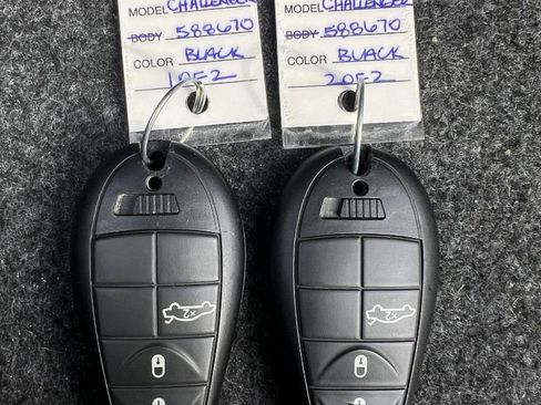 Used 2009 Dodge Challenger R/T image 34