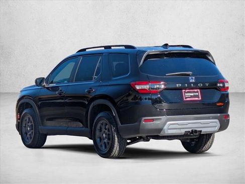 New 2025 Honda Pilot TrailSport image 9